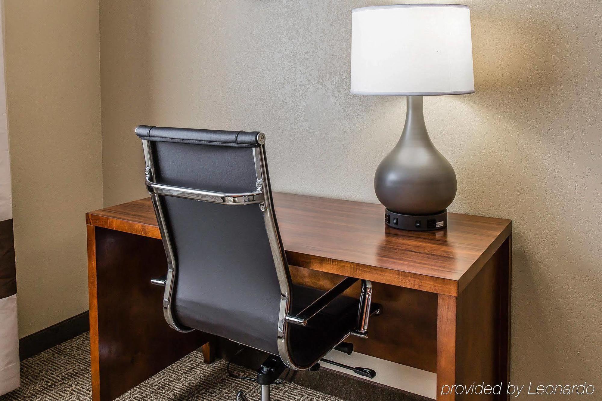 Comfort Inn & Suites Lakeland North I-4 Bagian luar foto