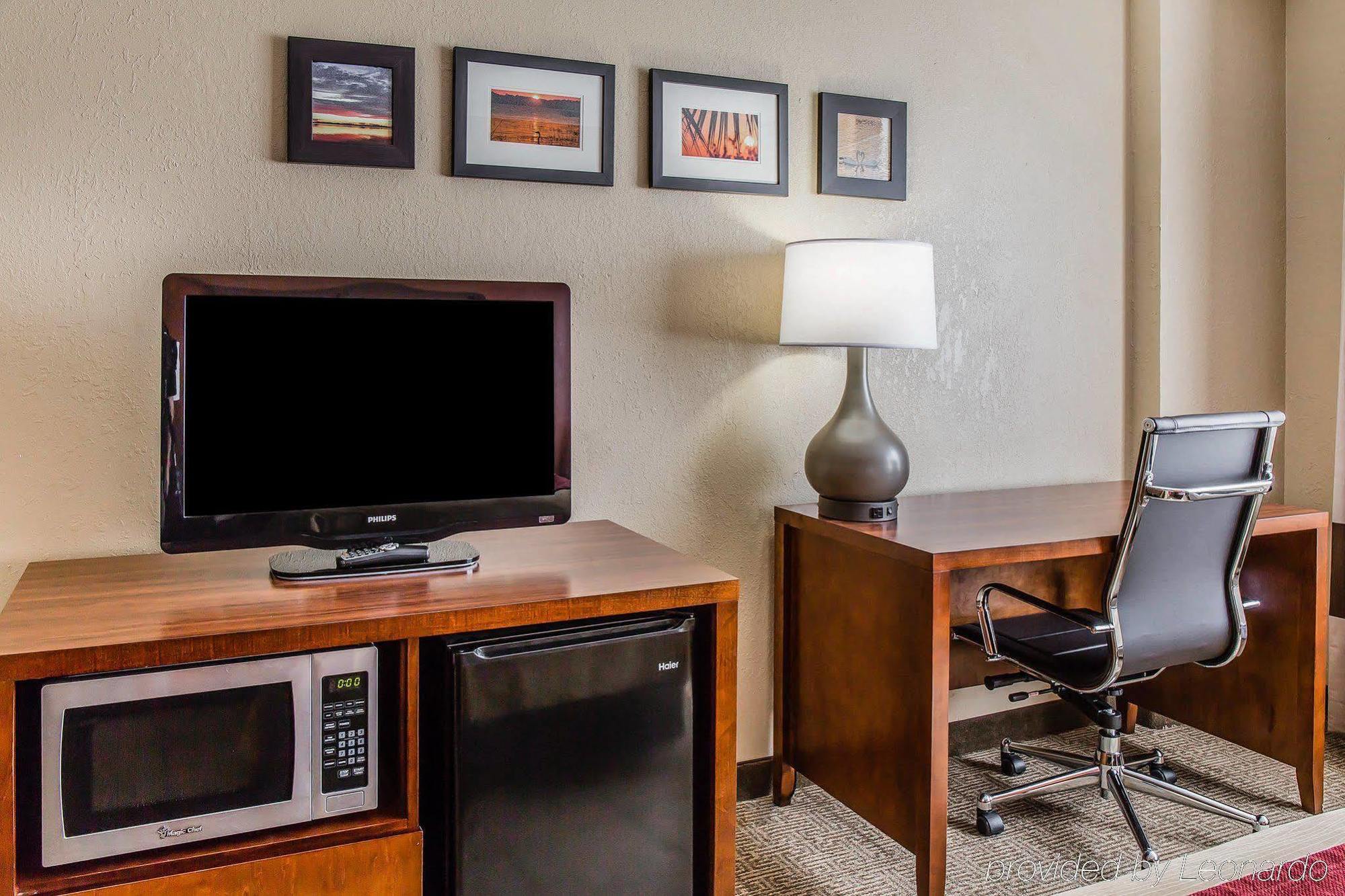 Comfort Inn & Suites Lakeland North I-4 Bagian luar foto
