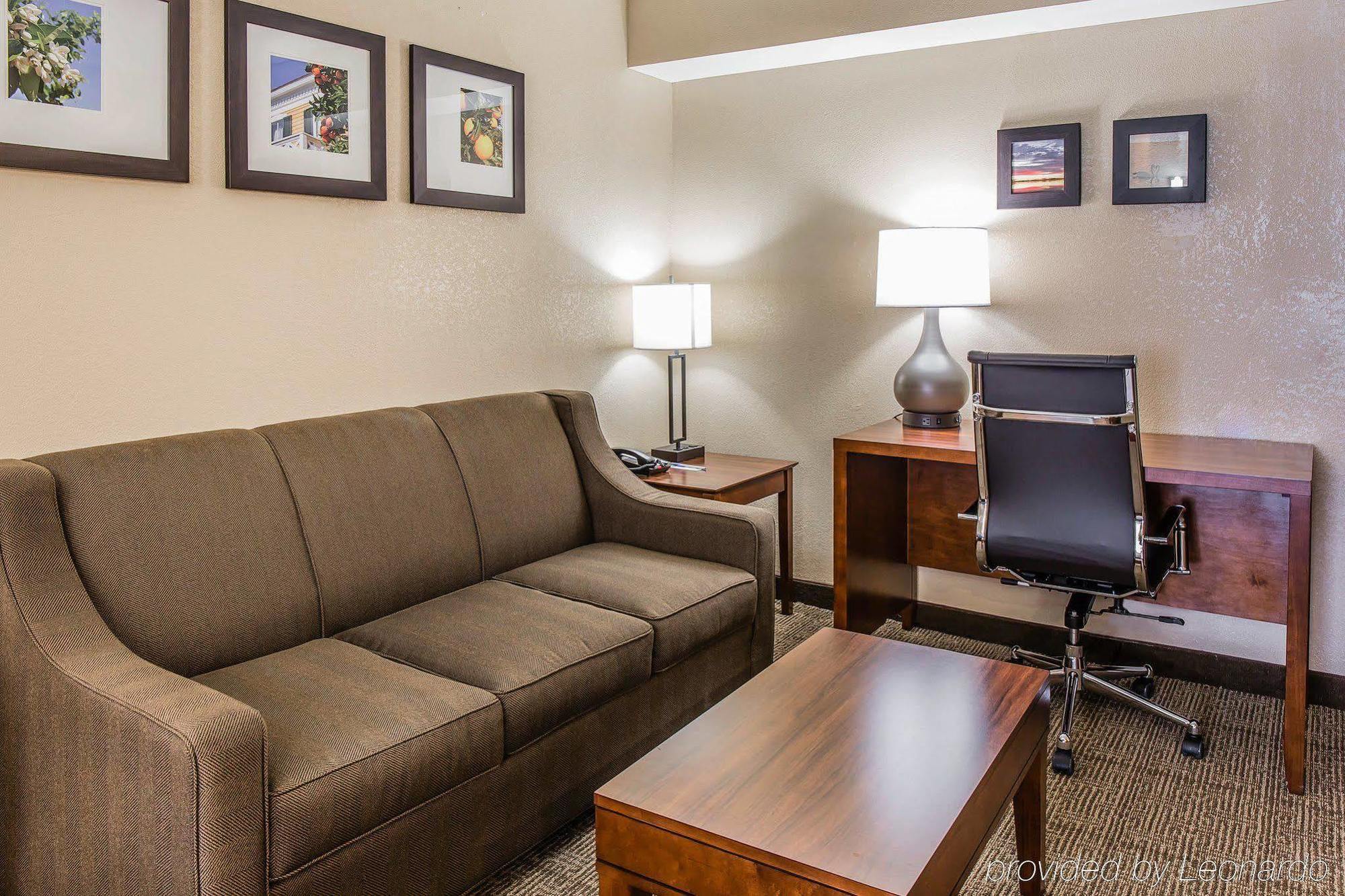 Comfort Inn & Suites Lakeland North I-4 Bagian luar foto
