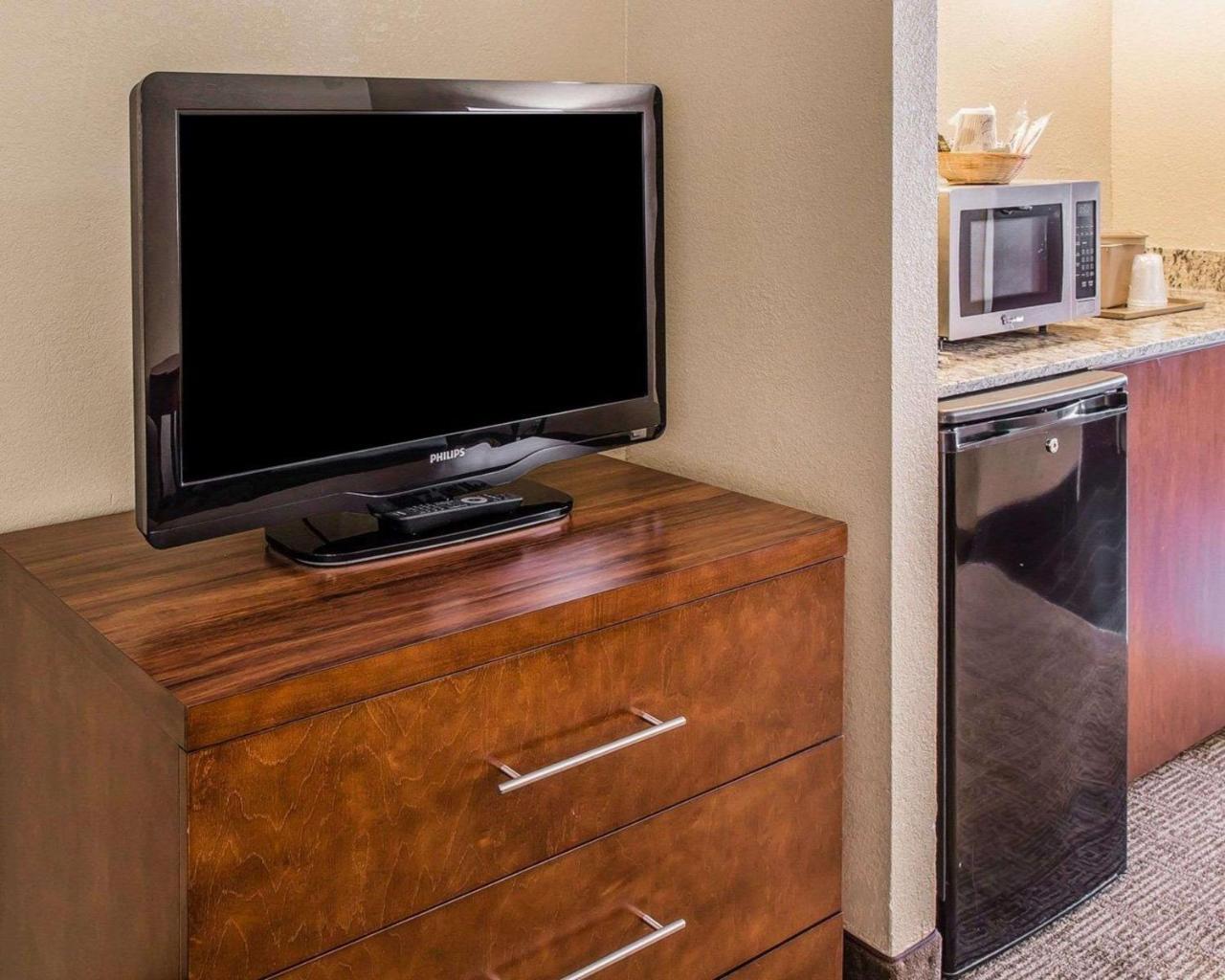 Comfort Inn & Suites Lakeland North I-4 Bagian luar foto